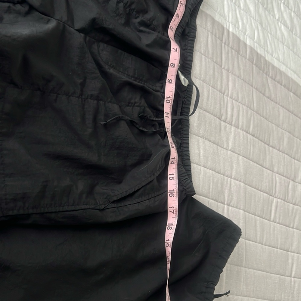 NO Boundaries Parachute
Pants, Women's Black Cargo Pants size M never warm - Picture 10 of 13